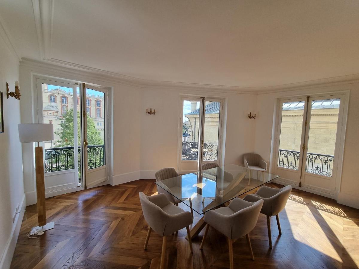 Face Chateau St Germain En Laye, Appartement 4 A 6 Personnes, 23 Min De Paris Champs-Elysees Saint-Germain-en-Laye Luaran gambar