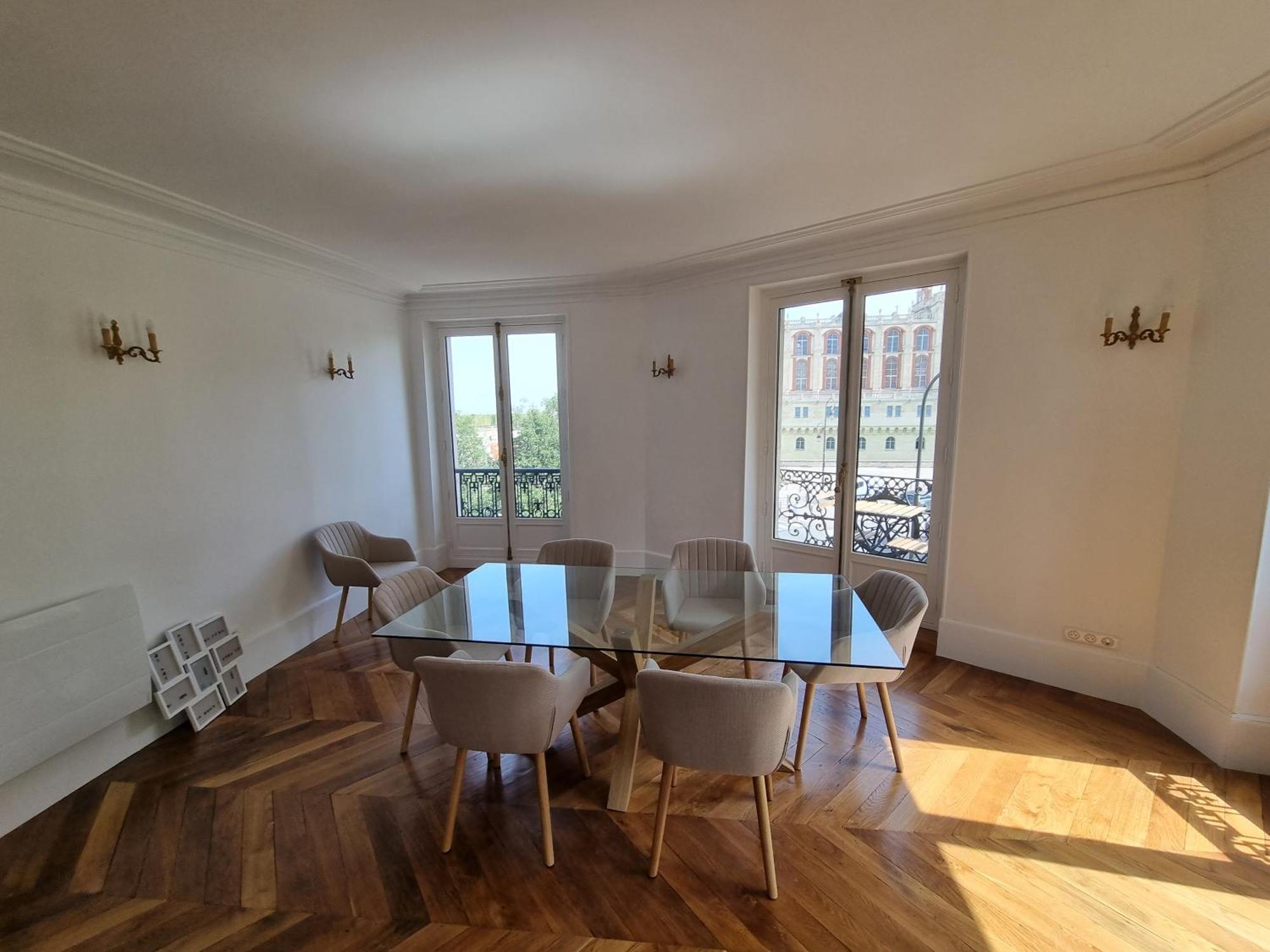Face Chateau St Germain En Laye, Appartement 4 A 6 Personnes, 23 Min De Paris Champs-Elysees Saint-Germain-en-Laye Luaran gambar