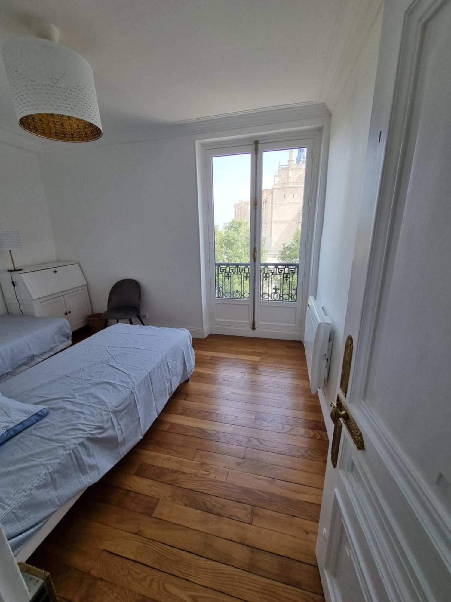 Face Chateau St Germain En Laye, Appartement 4 A 6 Personnes, 23 Min De Paris Champs-Elysees Saint-Germain-en-Laye Luaran gambar